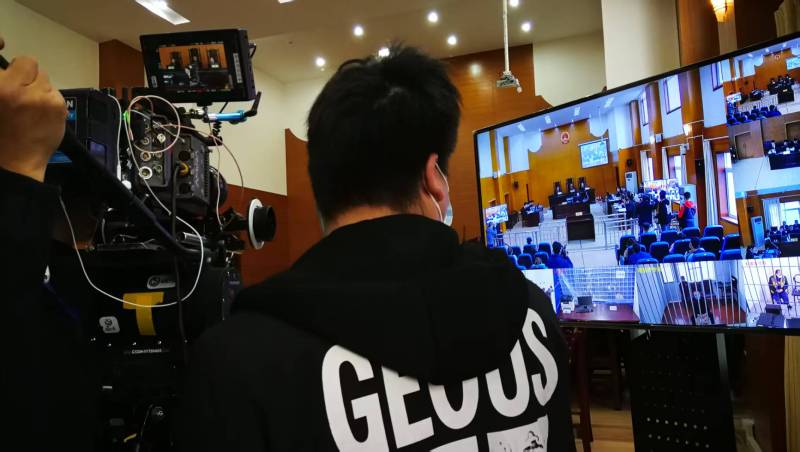 AI生成VS人工创意——仓山区广告片拍摄公司的技术浪漫主义实践